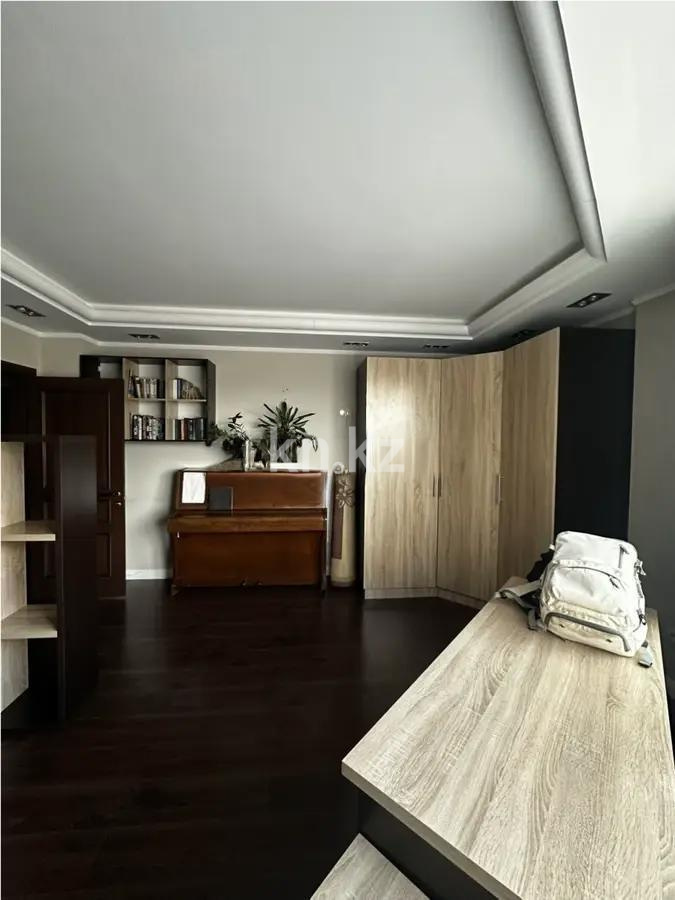 Продажа 4-комнатной квартиры, 120 м², пр. Республики, дом  42 - Продажа  четырехкомнатных квартир в Караганде без посредников фото 1 из 5