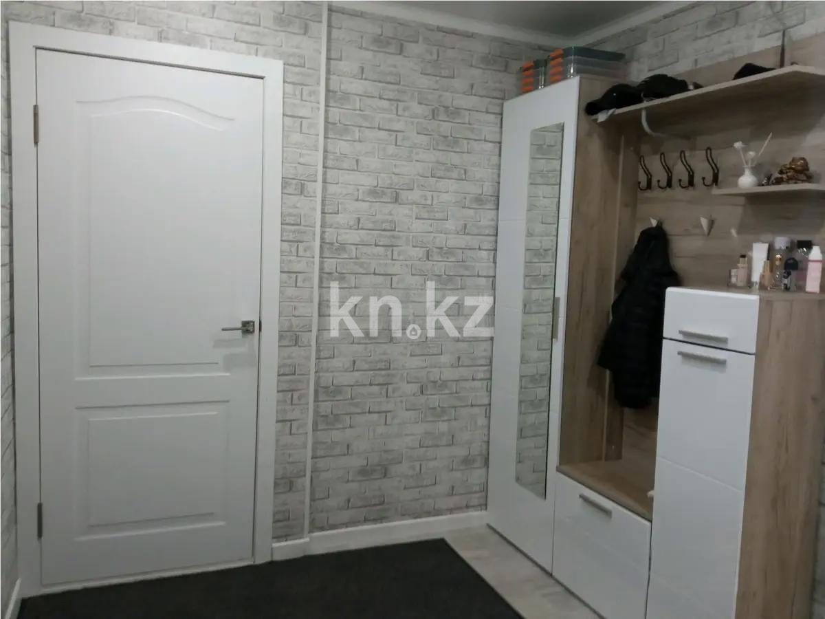 Продажа 3-комнатной квартиры, 61 м², 16 мкр., дом  2 в Караганде - фото 6