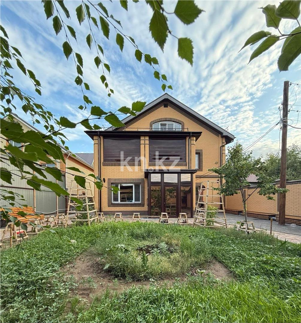 Продажа 8-комнатного дома, 347 м² - Продажа квартир в Семее фото 2 из 36