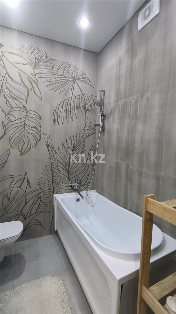 Продажа 2-комнатной квартиры, 55 м², пр. Шахтеров - Продажа  двухкомнатных квартир в Караганде фото 9 из 14