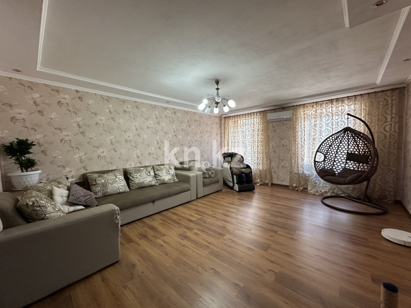 Продажа 4-комнатной квартиры, 104.5 м² - Продажа квартир в районе Город в Караганде фото 1 из 36