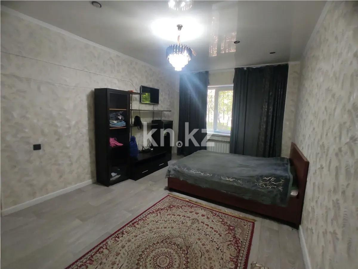 Продажа 1-комнатной квартиры, 38 м², мкр-н Аксай-4, дом  81 - Продажа квартир в Алматы фото 1 из 4