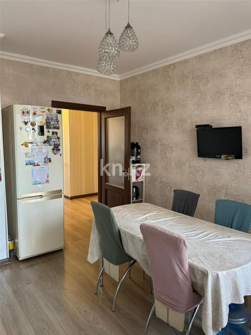 Продажа 3-комнатной квартиры, 90 м², пр. Шахтеров, дом  60 в Караганде - фото 29