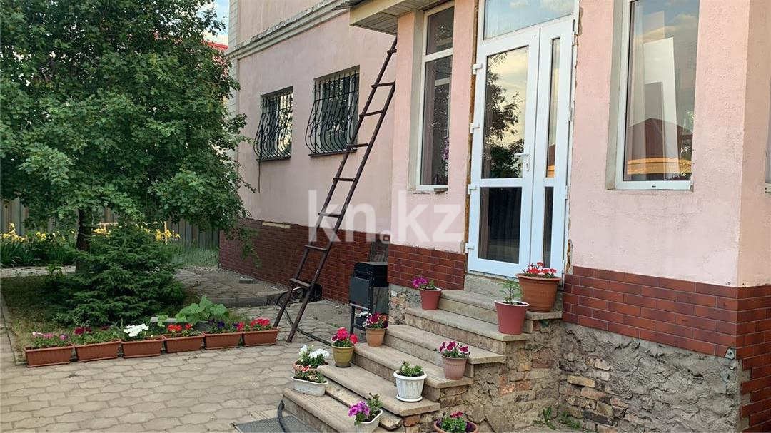 Продажа 5-комнатного дома, 210 м², ул. Мынбаева, дом  106 - Продажа квартир в Караганде фото 20 из 25
