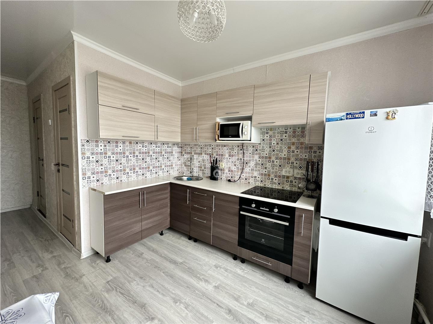 Продажа 1-комнатной квартиры, 42 м² - Продажа  однокомнатных квартир в Караганде на Юго-Востоке фото 2 из 11