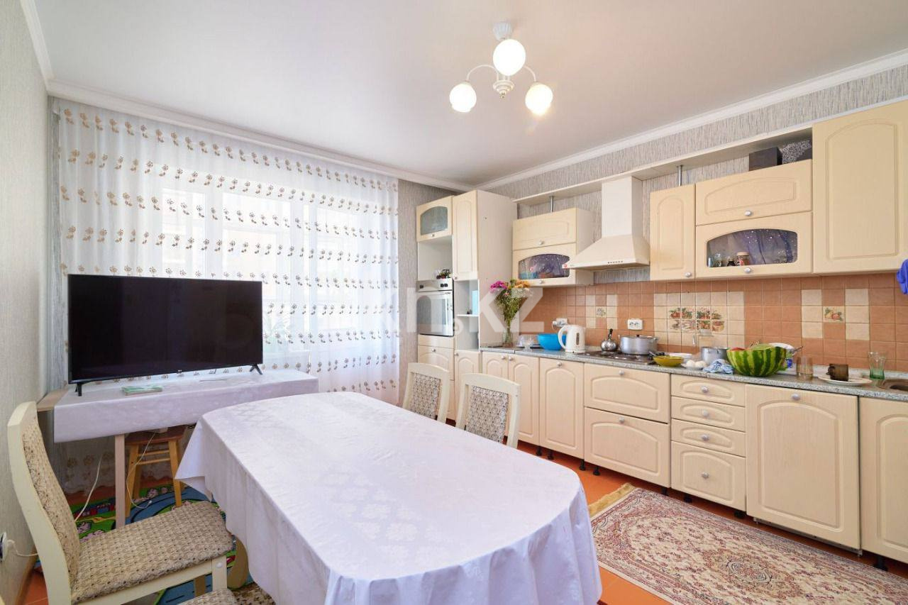 Аренда 2-комнатной квартиры, 90 м² в Астане