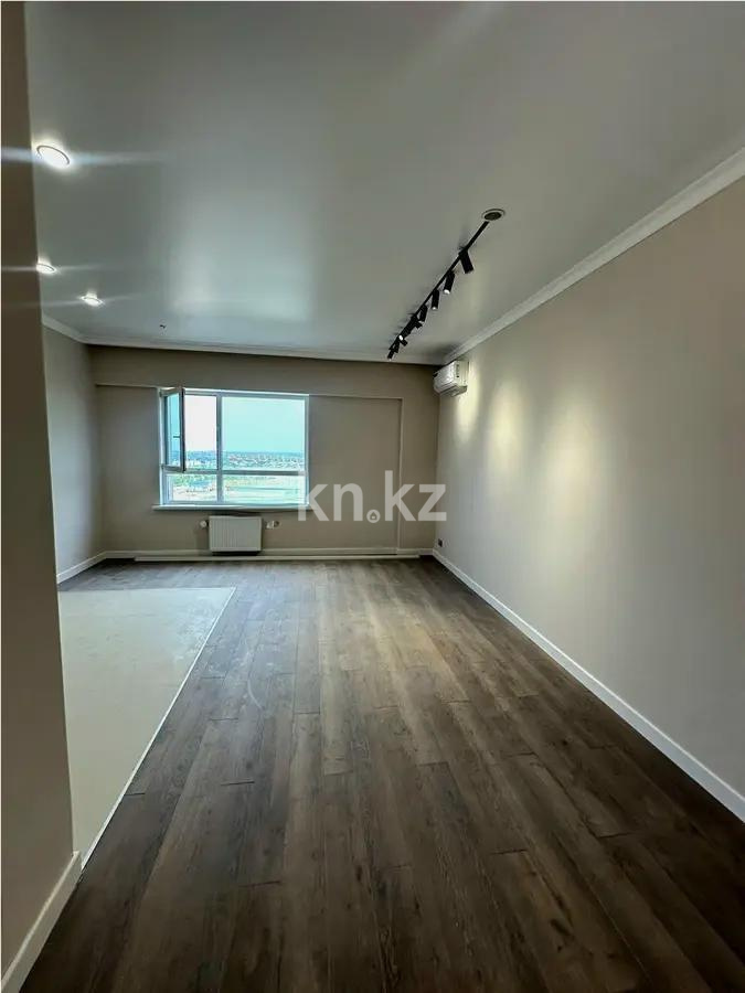 Продажа 3-комнатной квартиры, 69.9 м², ул. Момышулы, дом  5/3 в Алматы - фото 2
