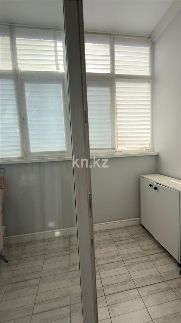Продажа 2-комнатной квартиры, 46 м² - Продажа двухкомнатных квартир в Караганде - страница 2 фото 10 из 12