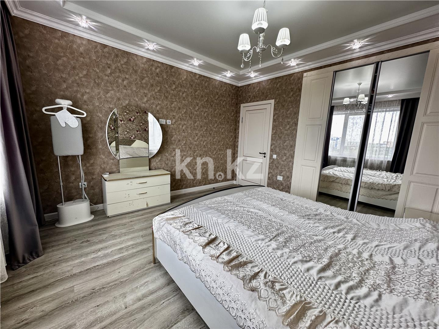Продажа 3-комнатной квартиры, 109 м², пр. Республики, дом  42 в Караганде - фото 8