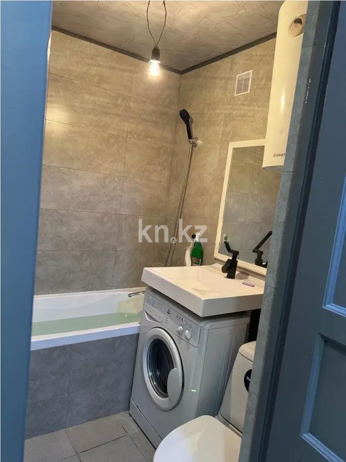Продажа 1-комнатной квартиры, 30 м², 21 мкр., дом  4 в Караганде - фото 3