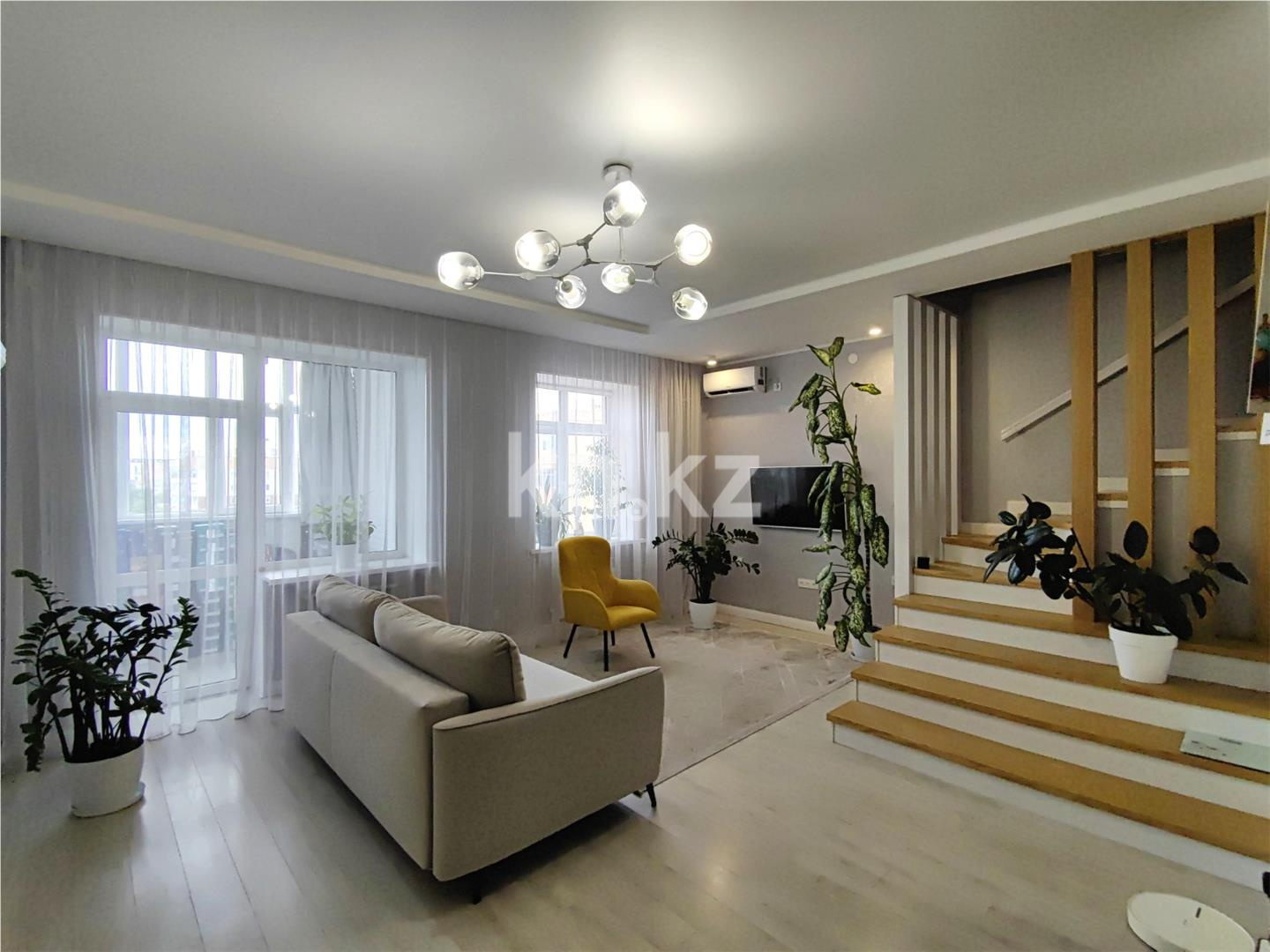 Продажа 4-комнатной квартиры, 135 м² в Караганде