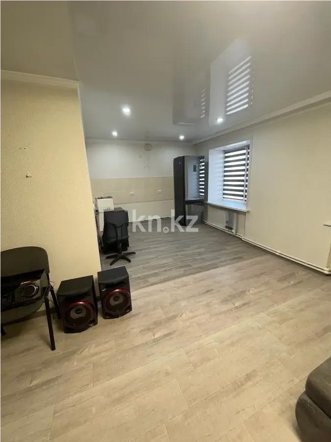 Продажа 3-комнатной квартиры, 60 м², ул. Мирная, дом  10/2 - Продажа  трехкомнатных квартир в Караганде без посредников с фото фото 2 из 5