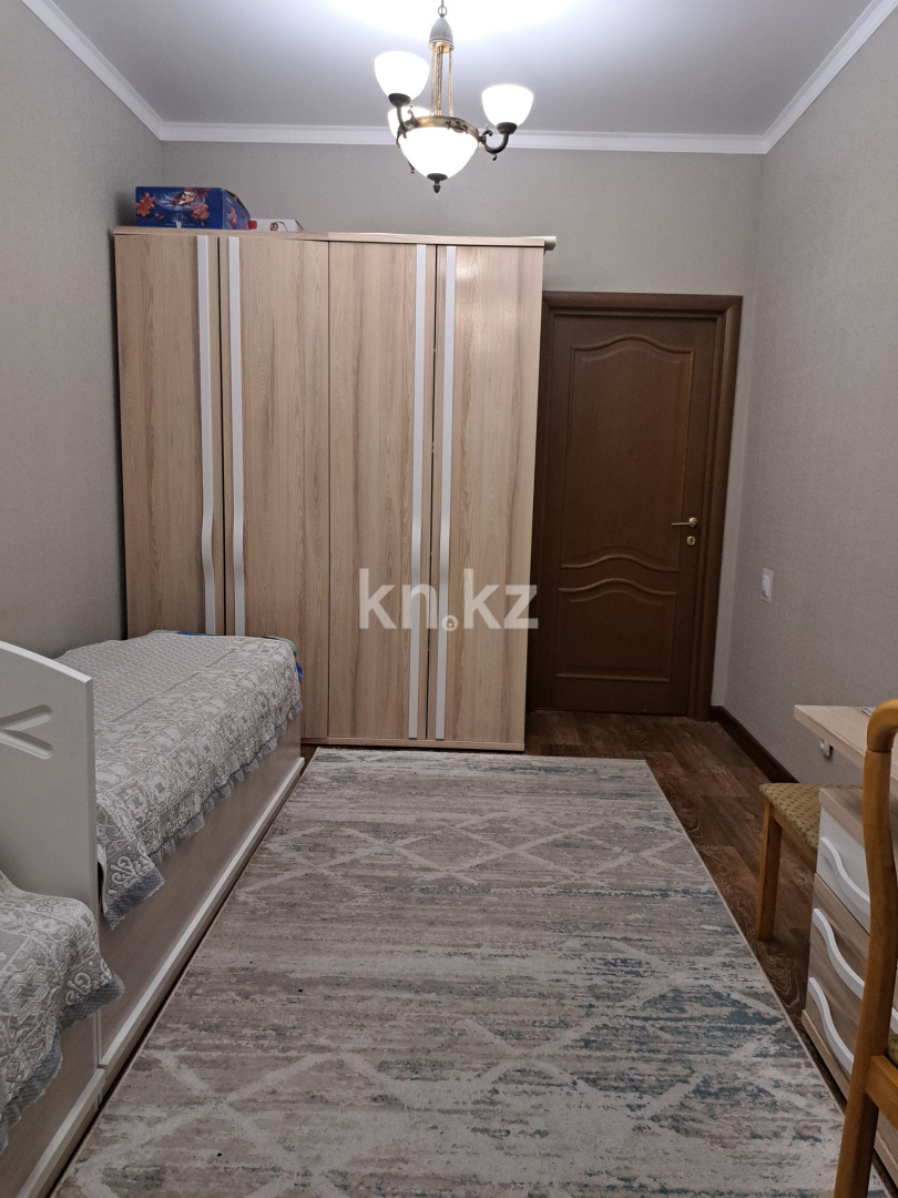 Продажа 3-комнатной квартиры, 100 м², ул. Лободы, дом  29/2 - Продажа квартир в Караганде с фото фото 1 из 9