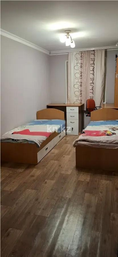 Продажа 3-комнатной квартиры, 60 м², мкр-н 11, дом  4 в Алматы - фото 3