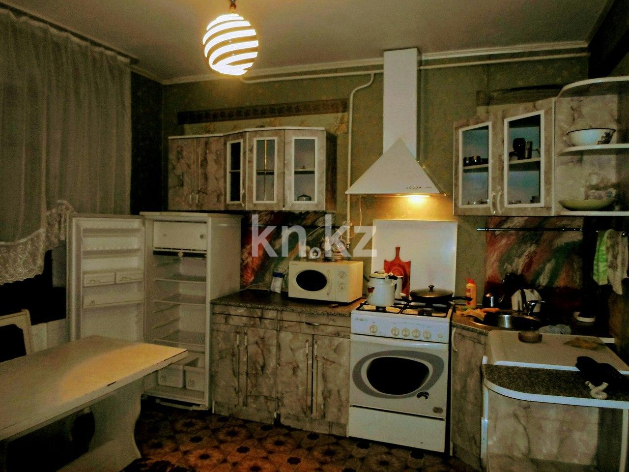 Аренда 3-комнатной квартиры посуточно, 46 м², пр. Назарбаева, дом  191/1 - Аренда  трехкомнатных квартир посуточно в Уральске без посредников с фото фото 2 из 7