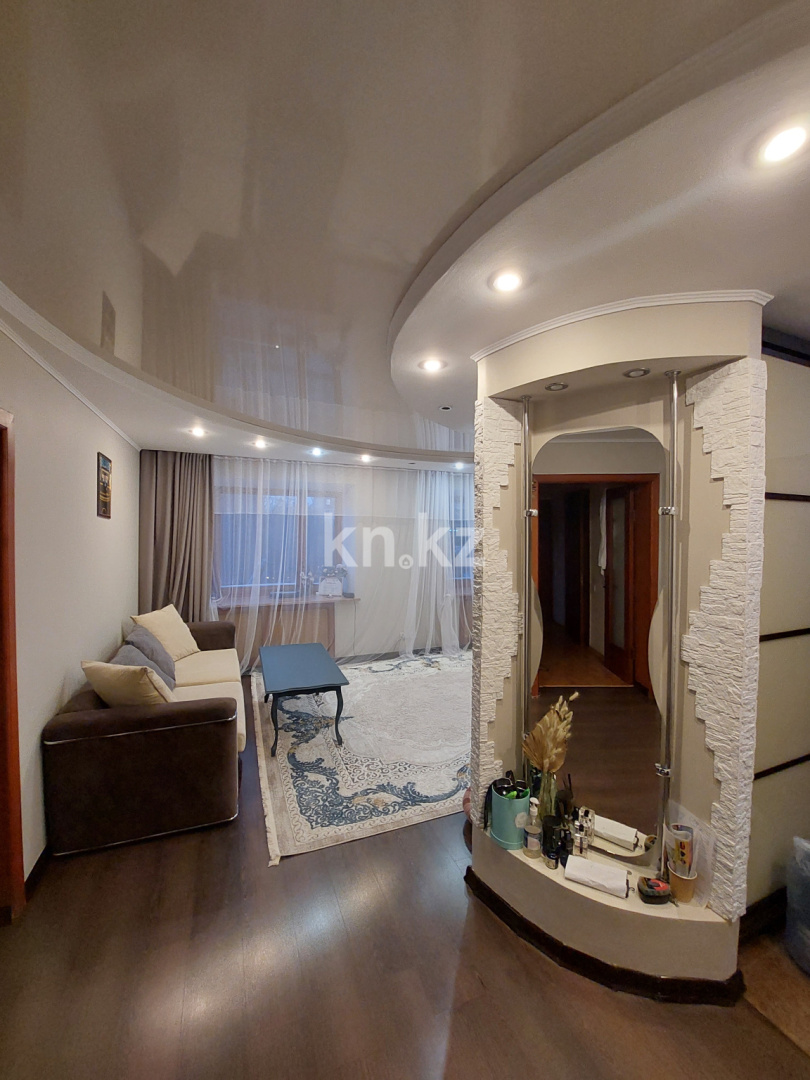 Продажа 4-комнатной квартиры, 110 м², пр. Н. Абдирова, дом  51 - Продажа  четырехкомнатных квартир в Караганде фото 3 из 14
