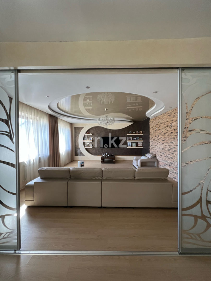 Продажа 7-комнатного дома, 474 м², ул. Комиссарова - Продажа домов и коттеджей в Караганде без посредников фото 12 из 40