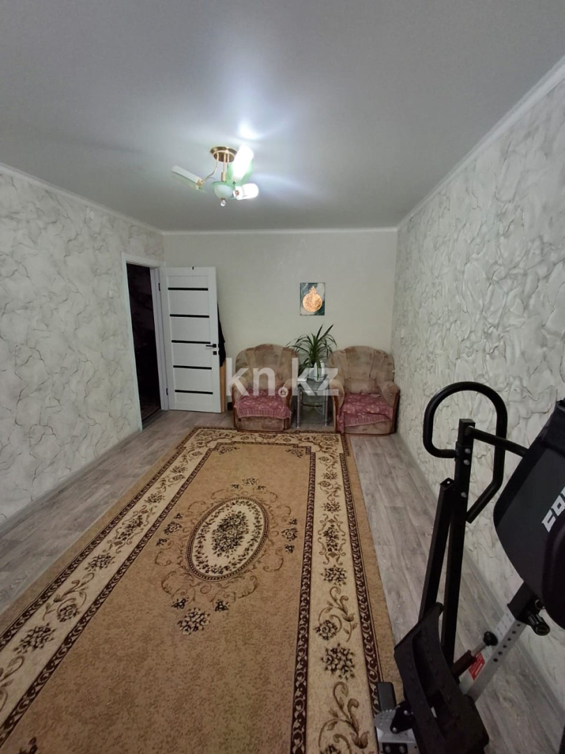 Продажа 3-комнатной квартиры, 63 м², ул. Тюленина - Продажа квартир в Уральске фото 2 из 20