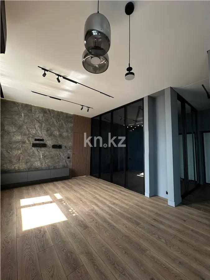 Продажа 3-комнатной квартиры, 60 м², ул. Букетова, дом  3/2 - Продажа  трехкомнатных квартир в Караганде без посредников фото 1 из 7