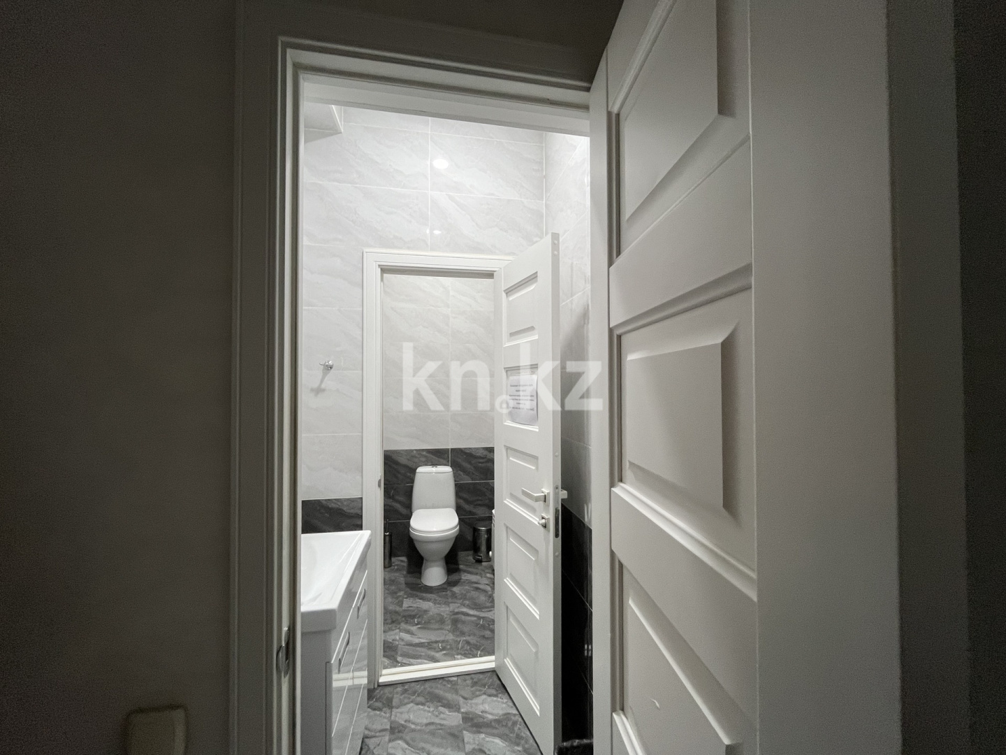 Аренда помещения - Аренда офисных и торговых помещений в Алматы в Бостандыкском р-не фото 15 из 19