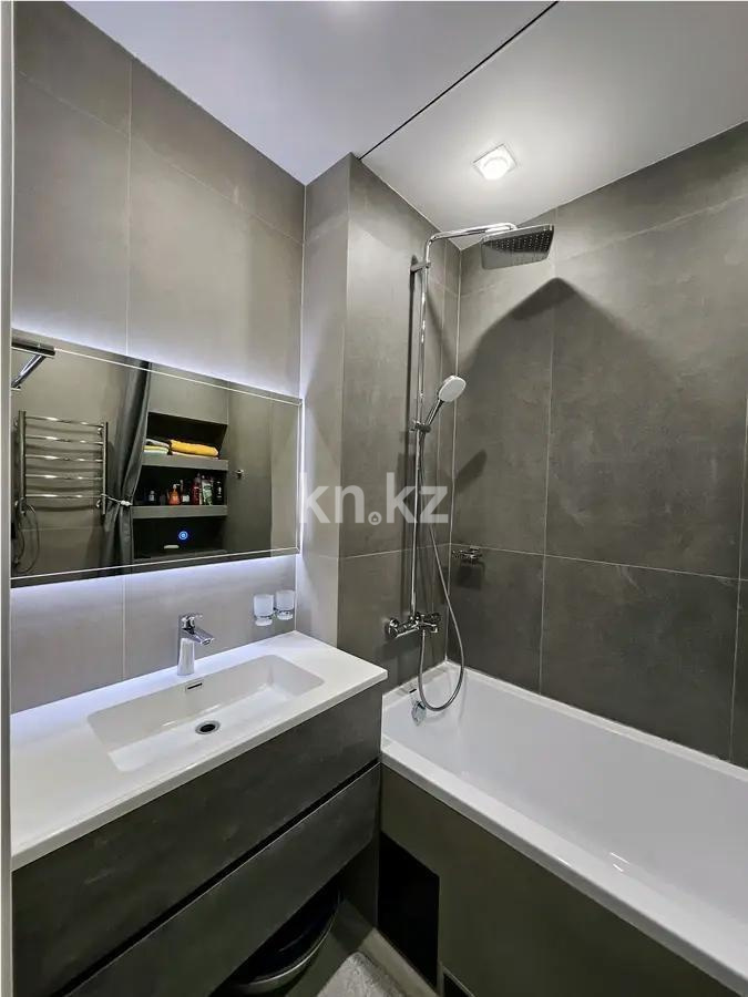 Продажа 3-комнатной квартиры, 81 м², ул. Утепова, дом  31 в Алматы - фото 3