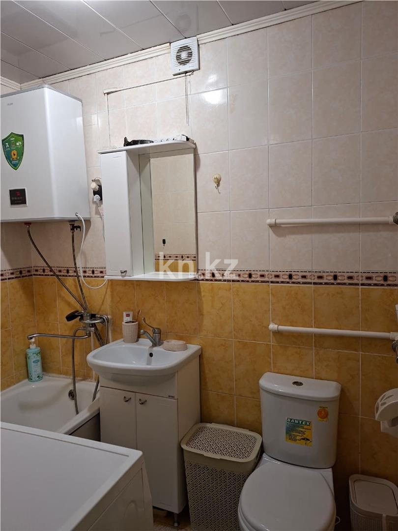 Продажа 3-комнатной квартиры, 59 м², пр. Строителей в Караганде - фото 10