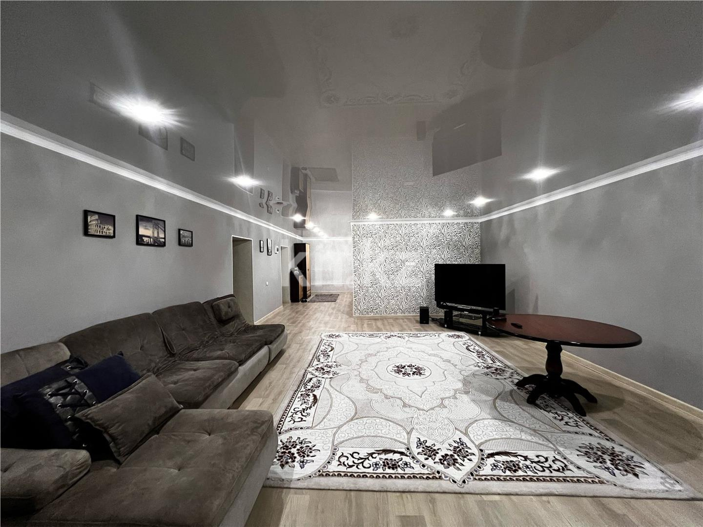 Продажа 7-комнатного дома, 320 м², ул. Кабжанова - Продажа домов, коттеджей в Караганде фото 24 из 36