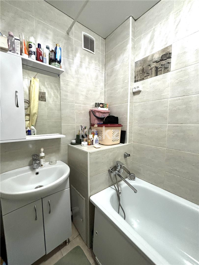 Продажа 3-комнатной квартиры, 77 м², ул. Абая в Караганде - фото 12