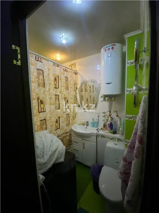 Продажа 2-комнатной квартиры, 43 м², мкр-н 22, дом  2 в Караганде - фото 4