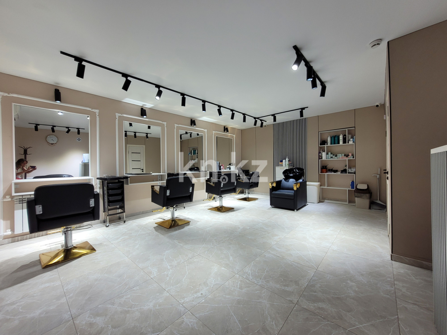 Продажа , 48.4 м², ул. Затаевича (Зональная) - Продажа действующего бизнеса в Караганде фото 3 из 11