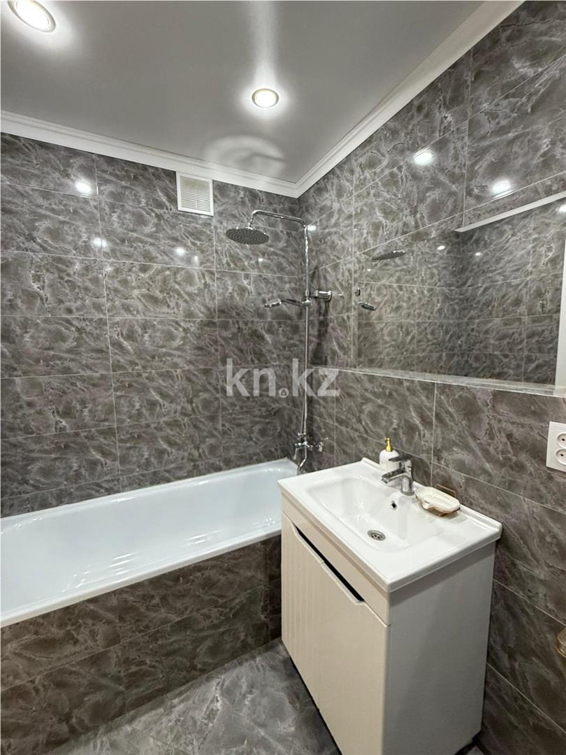 Продажа 3-комнатной квартиры, 70 м², ул. Ашимова, дом  22 в Караганде - фото 17