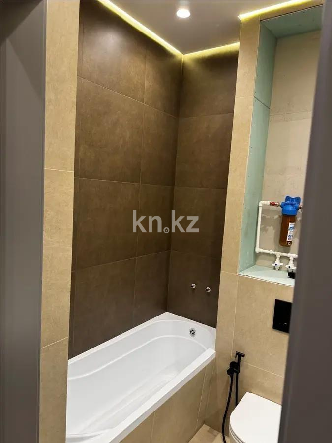 Продажа 3-комнатной квартиры, 84 м², ул. Кулкыбаева, дом  13 в Караганде - фото 5