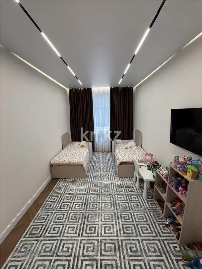 Продажа 4-комнатной квартиры, 130 м² в Караганде - фото 3