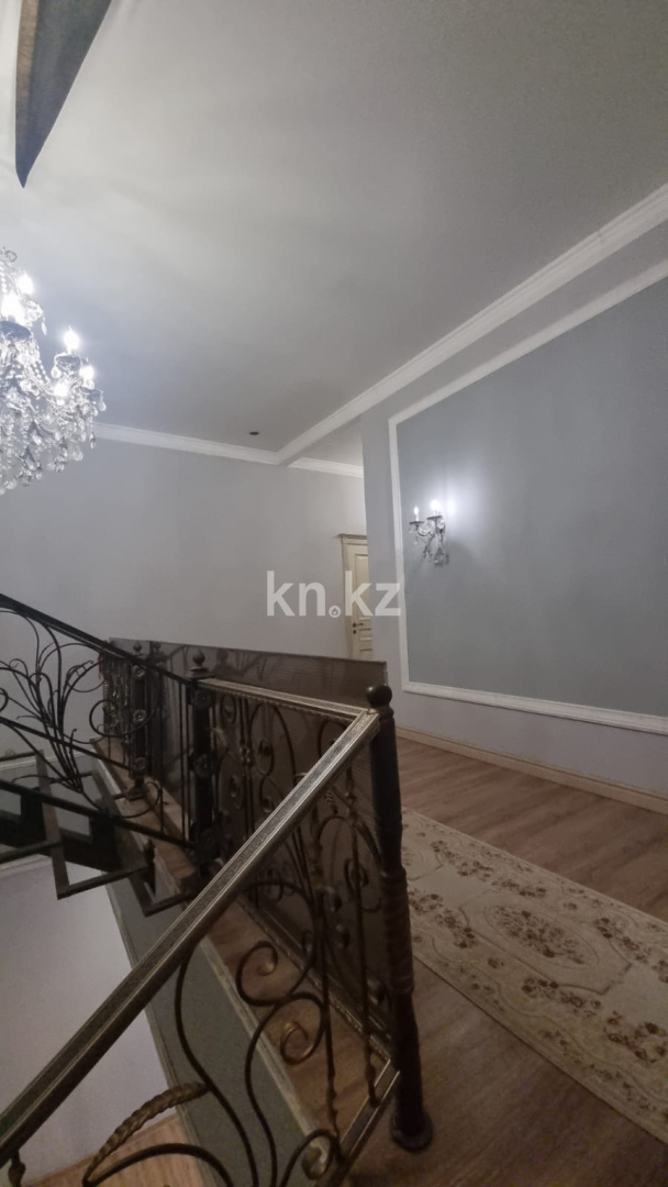 Аренда 5-комнатного дома, 300 м², ул. Кумкент, дом  45 - Аренда  пятикомнатных домов в Астане с фото фото 1 из 10