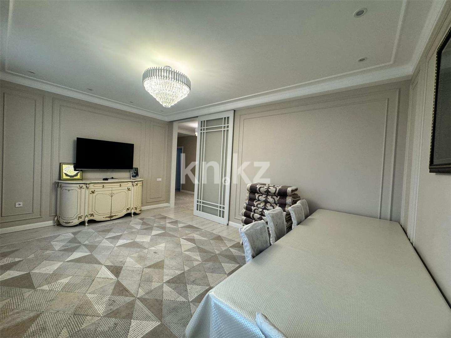 Продажа 4-комнатной квартиры, 110 м², ул. Дюсембекова, дом  44/2 - Продажа  четырехкомнатных квартир в Караганде фото 1 из 25