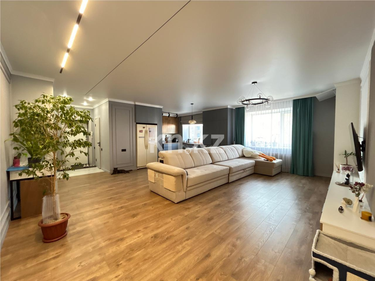 Продажа 4-комнатной квартиры, 105 м², ул. Иманбаевой - Продажа  четырехкомнатных квартир в Астане фото 1 из 19