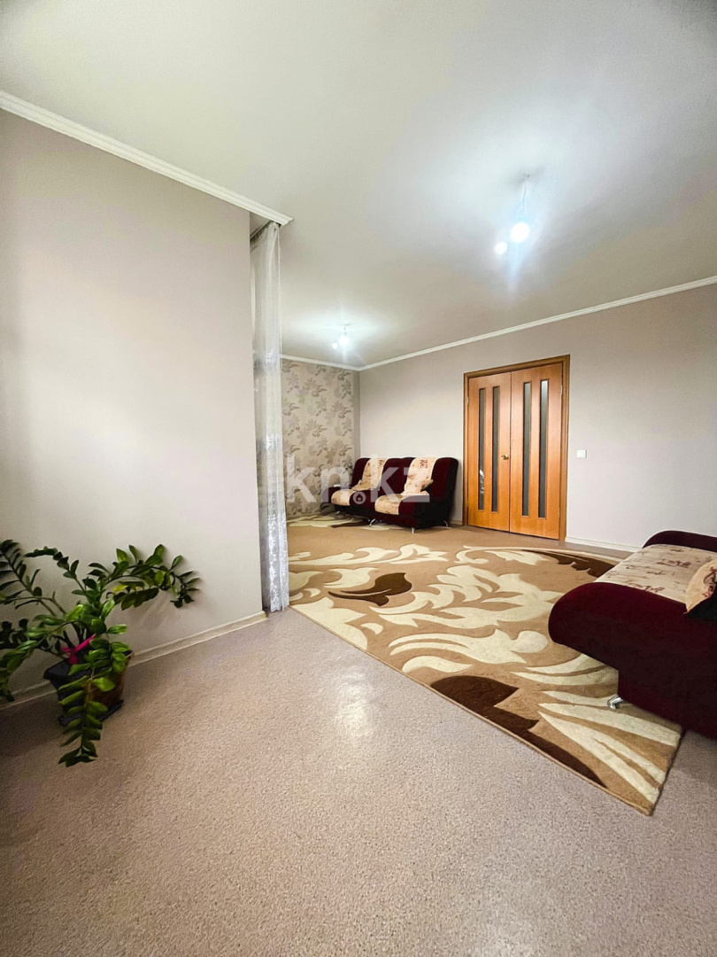 Продажа 2-комнатной квартиры, 68 м², пр. Казыбек би, дом  5/2 - Продажа квартир в Усть-Каменогорске фото 2 из 35