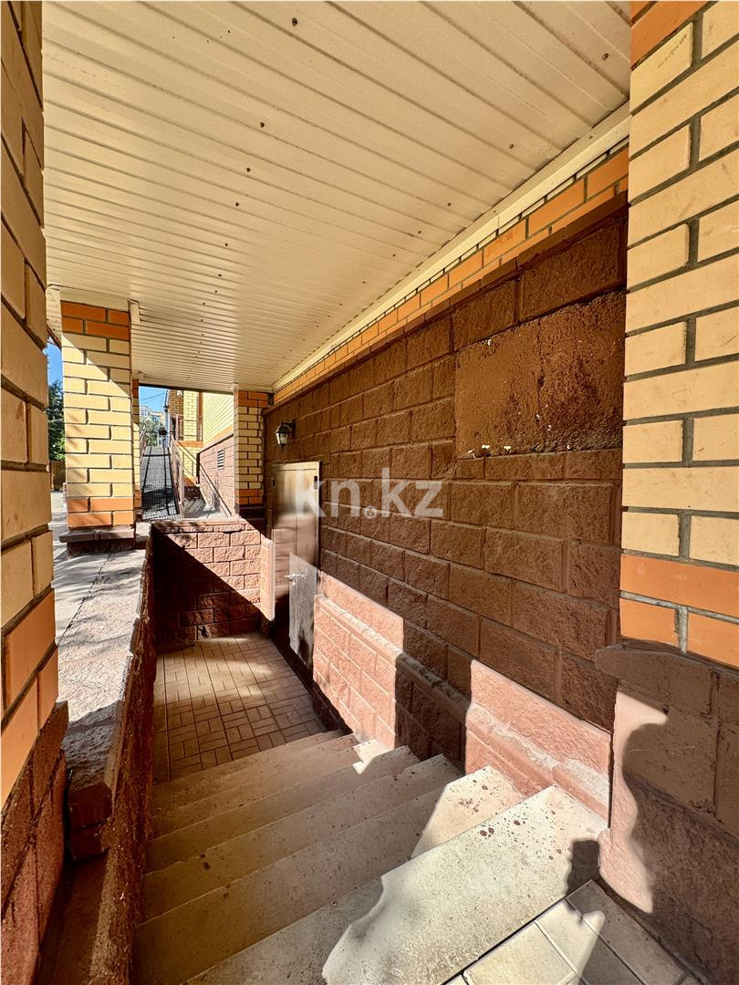 Продажа 3-комнатной квартиры, 160 м², ул. Аманжолова, дом  41 - Продажа  трехкомнатных квартир в Караганде с фото фото 47 из 52