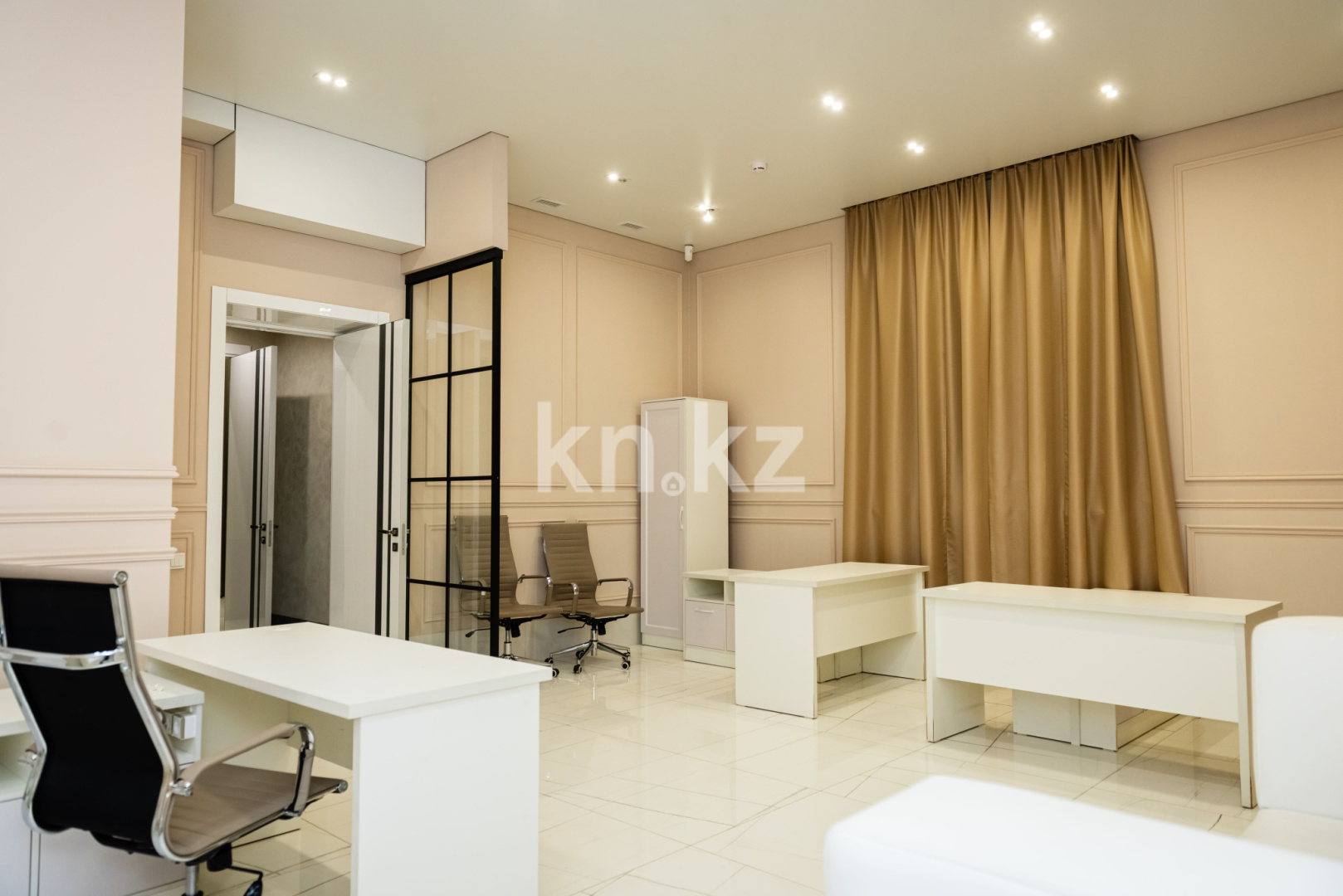 Продажа , 300 м², ул. Муканова, дом  53 - Продажа офисных и торговых помещений в Караганде фото 19 из 34