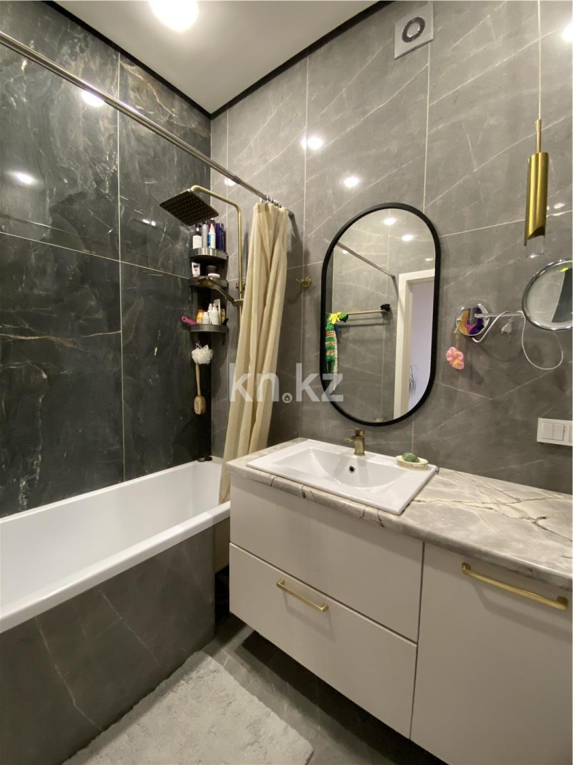 Продажа 2-комнатной квартиры, 72.1 м², ул. Токпанова в Астане - фото 10