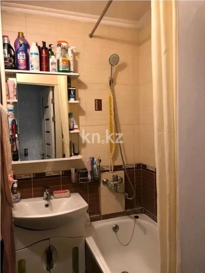 Продажа 3-комнатной квартиры, 62.1 м², 4 мкр., дом  19 в Алматы - фото 6