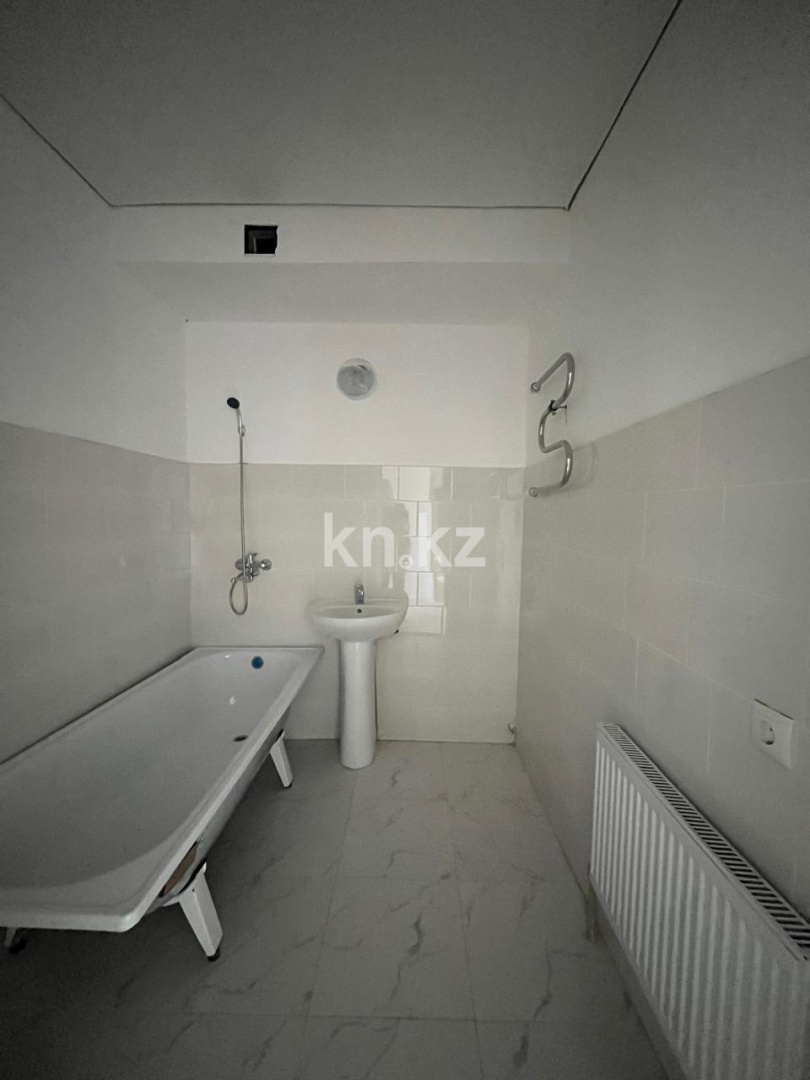 Продажа 3-комнатной квартиры, 101 м², пр. Республики, дом  1/4 в Караганде - фото 6