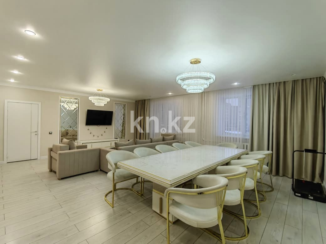 Продажа 4-комнатной квартиры, 143 м², мкр. Голубые Пруды, дом  5/4 - Продажа квартир в Караганде с фото фото 1 из 36