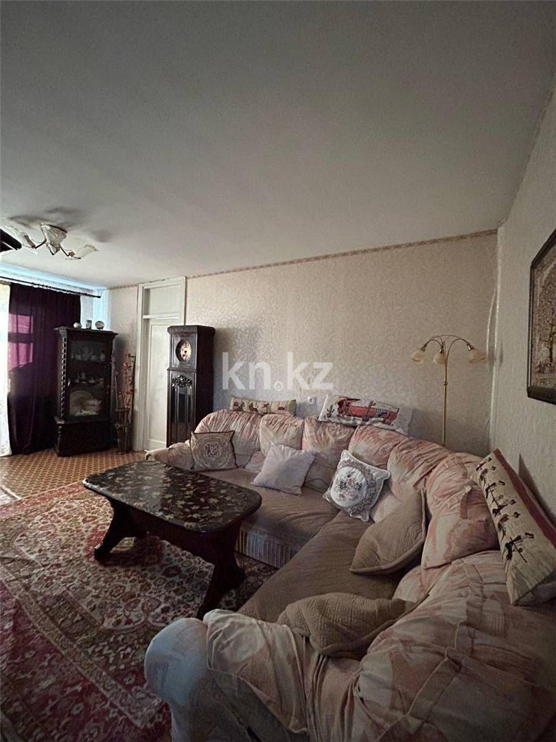 Продажа 3-комнатной квартиры, 58 м², ул. Ерубаева в Караганде - фото 2