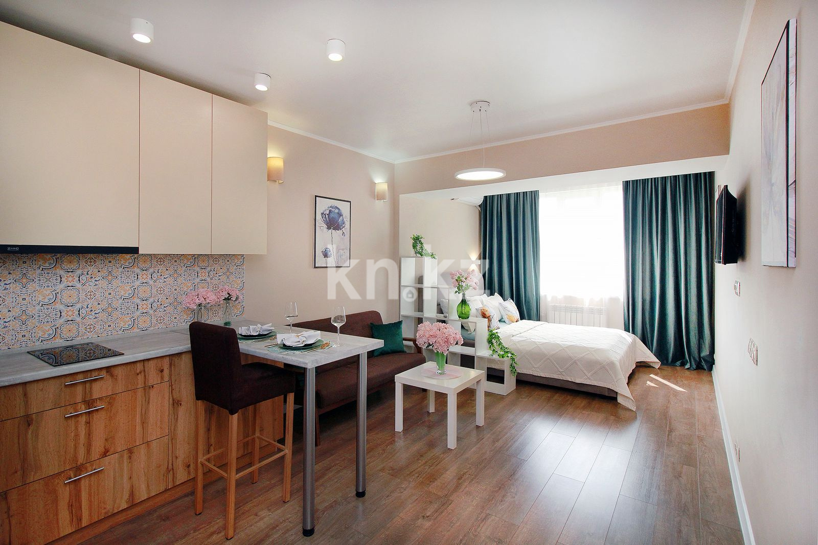 Аренда 1-комнатной квартиры посуточно, 37 м², ул. Тулебаева, дом  49/1 - ул. Гоголя - Аренда квартир помесячно в Казахстане фото 1 из 4