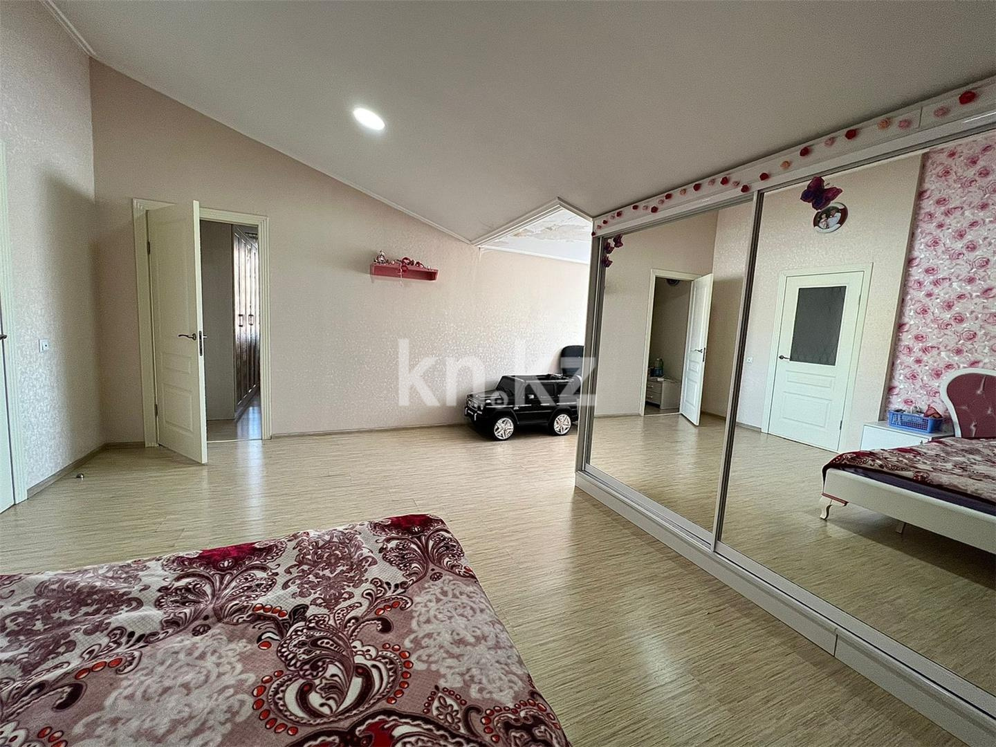 Продажа 4-комнатной квартиры, 202 м², ул. Таттимбета - Продажа квартир в Караганде с фото фото 14 из 21