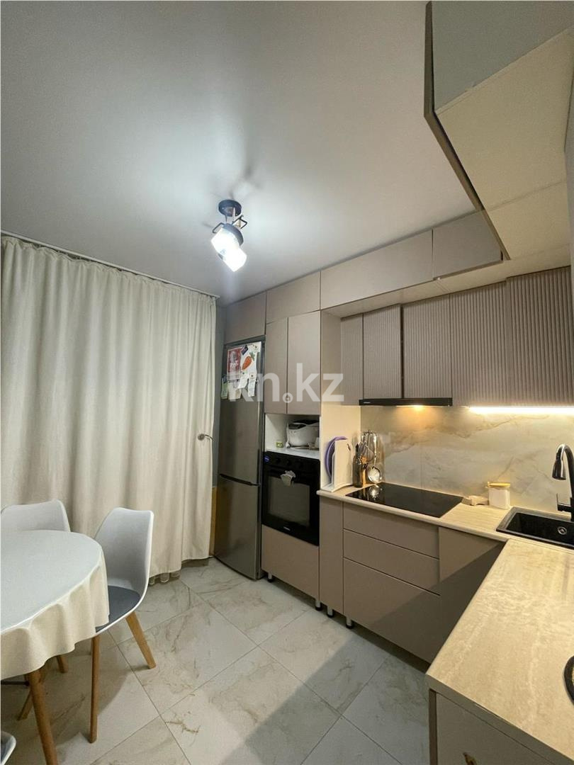 Продажа 5-комнатной квартиры, 105 м², мкр. Голубые Пруды - Продажа  пятикомнатных квартир в Караганде фото 12 из 22