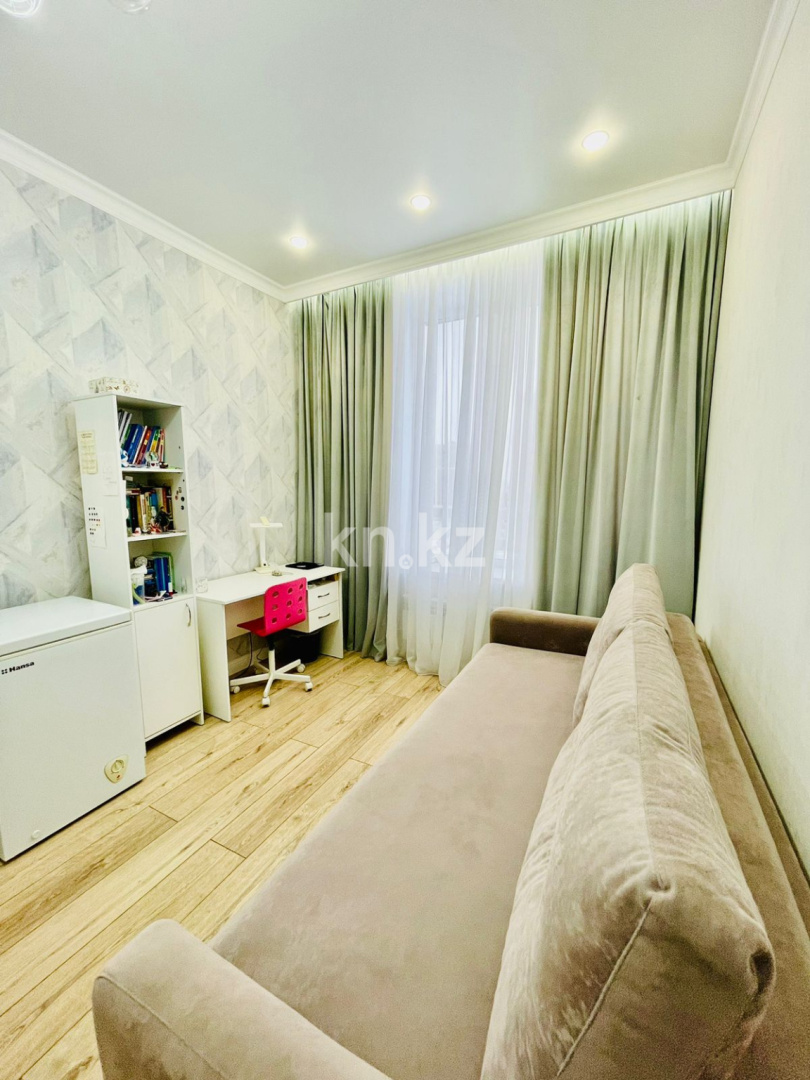 Продажа 2-комнатной квартиры, 68 м², ул. Токпанова в Астане - фото 4