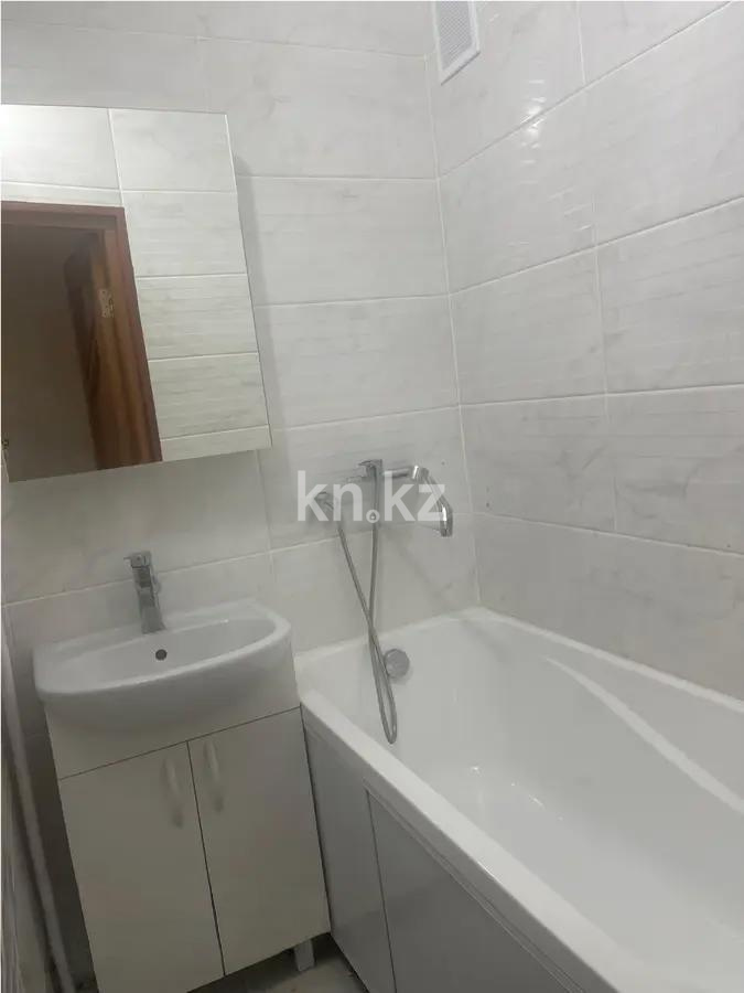 Продажа 3-комнатной квартиры, 62 м², ул. Жандосова, дом  69/1 в Алматы - фото 3