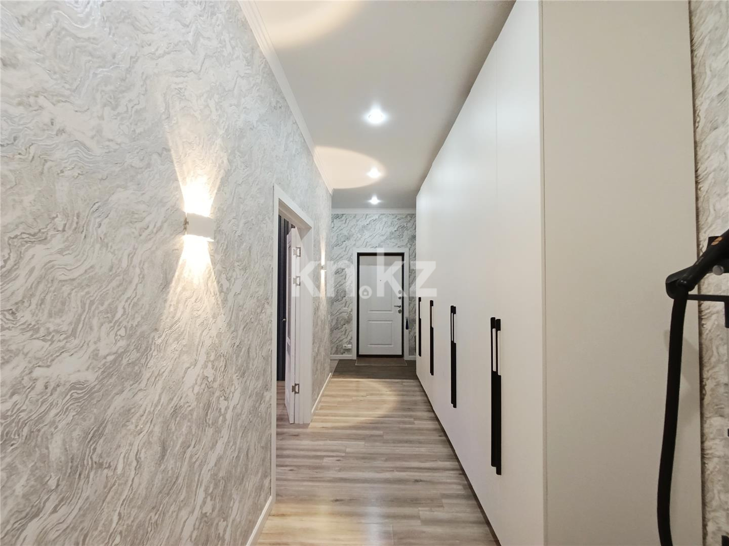 Продажа 3-комнатной квартиры, 94 м², ул. Ашимова, дом  15 в Караганде - фото 18